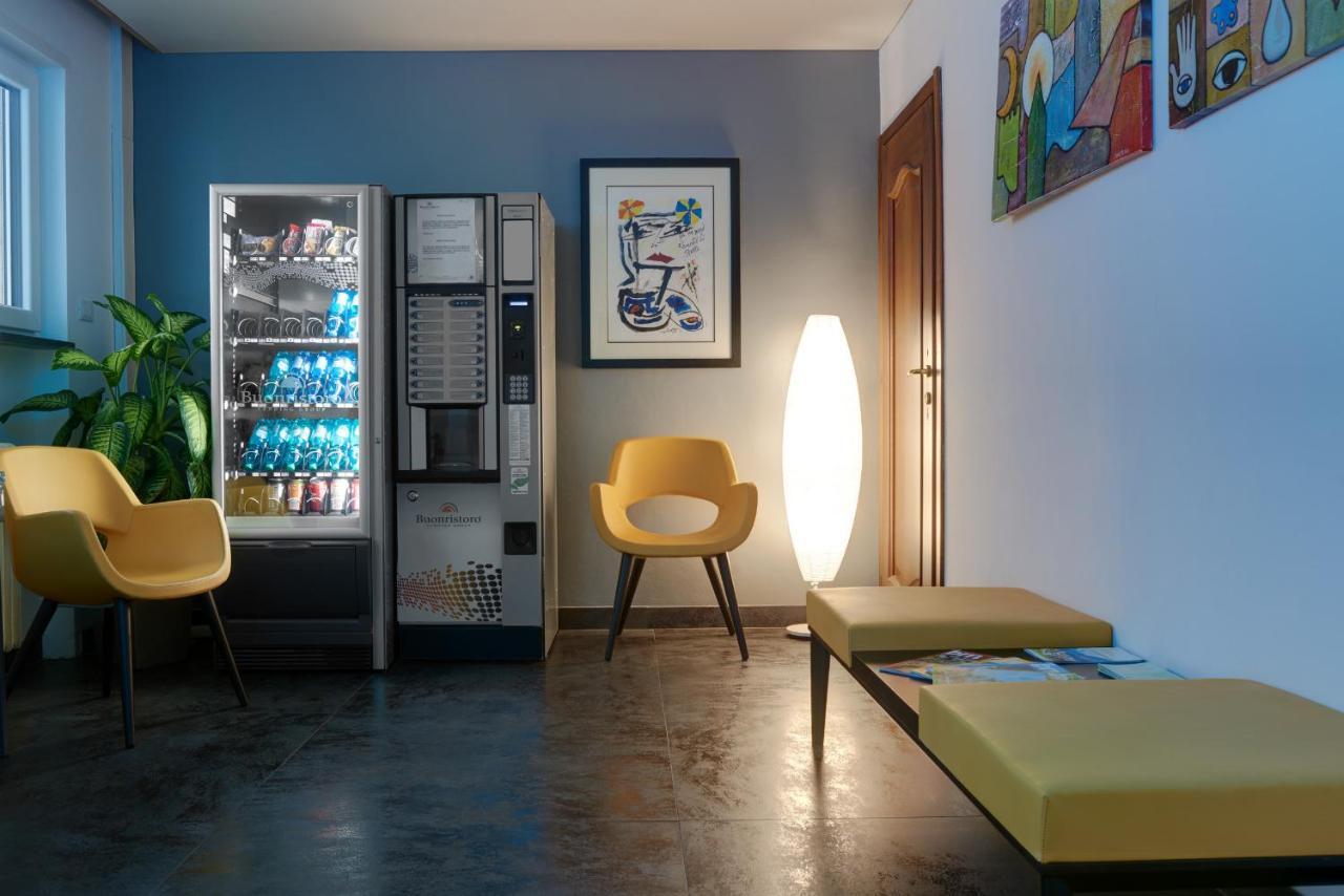 Hotel Asterix Болзано Екстериор снимка