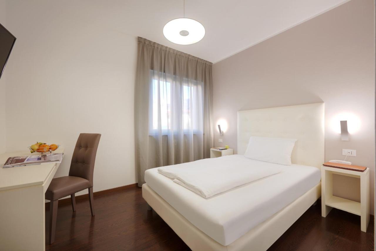 Hotel Asterix Болзано Екстериор снимка